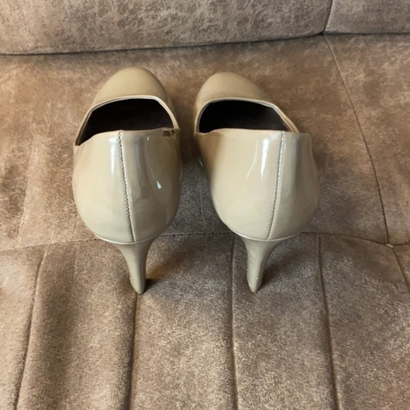 MERONA tan high heels with 3” heel - Picture 4 of 5